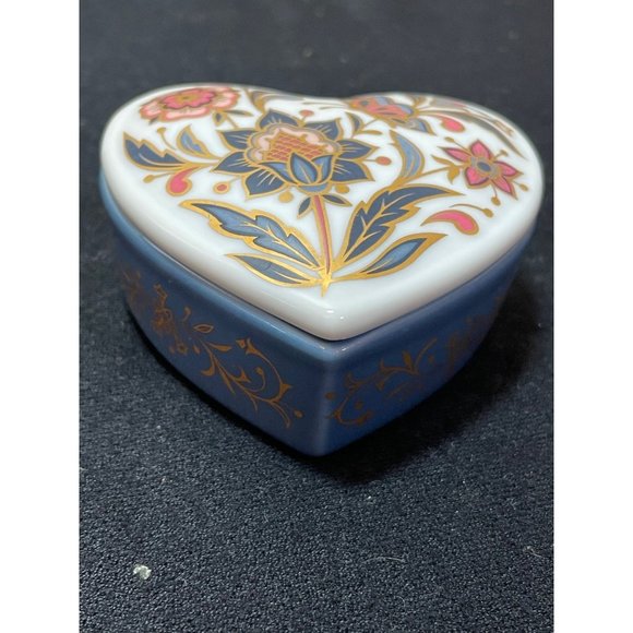 Hallmark Fine Porcelain Small Heart Shaped Trinket Box Floral Blue/Gold/Red - Picture 3 of 7